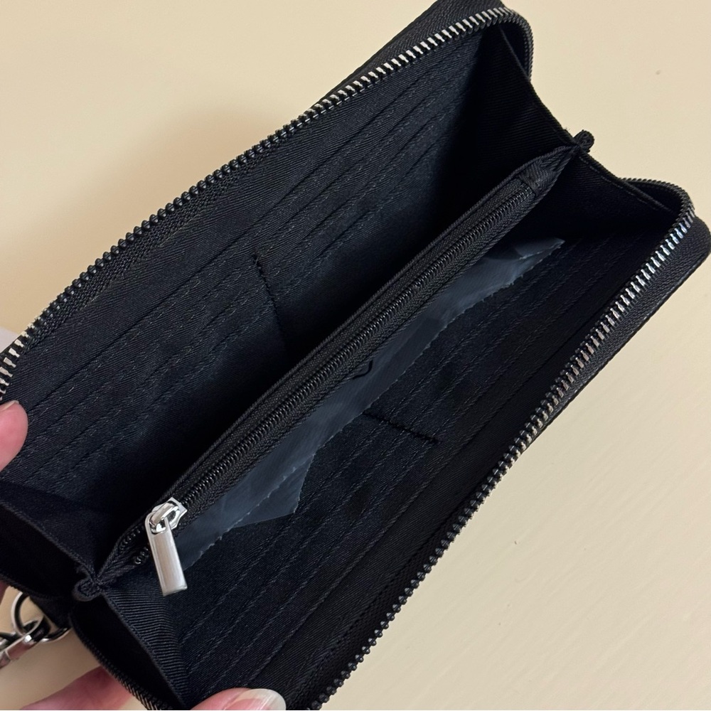 Black Textured Leather Wristlet Wallet Clutch by Bugatti NEW! - Picture 5 of 7